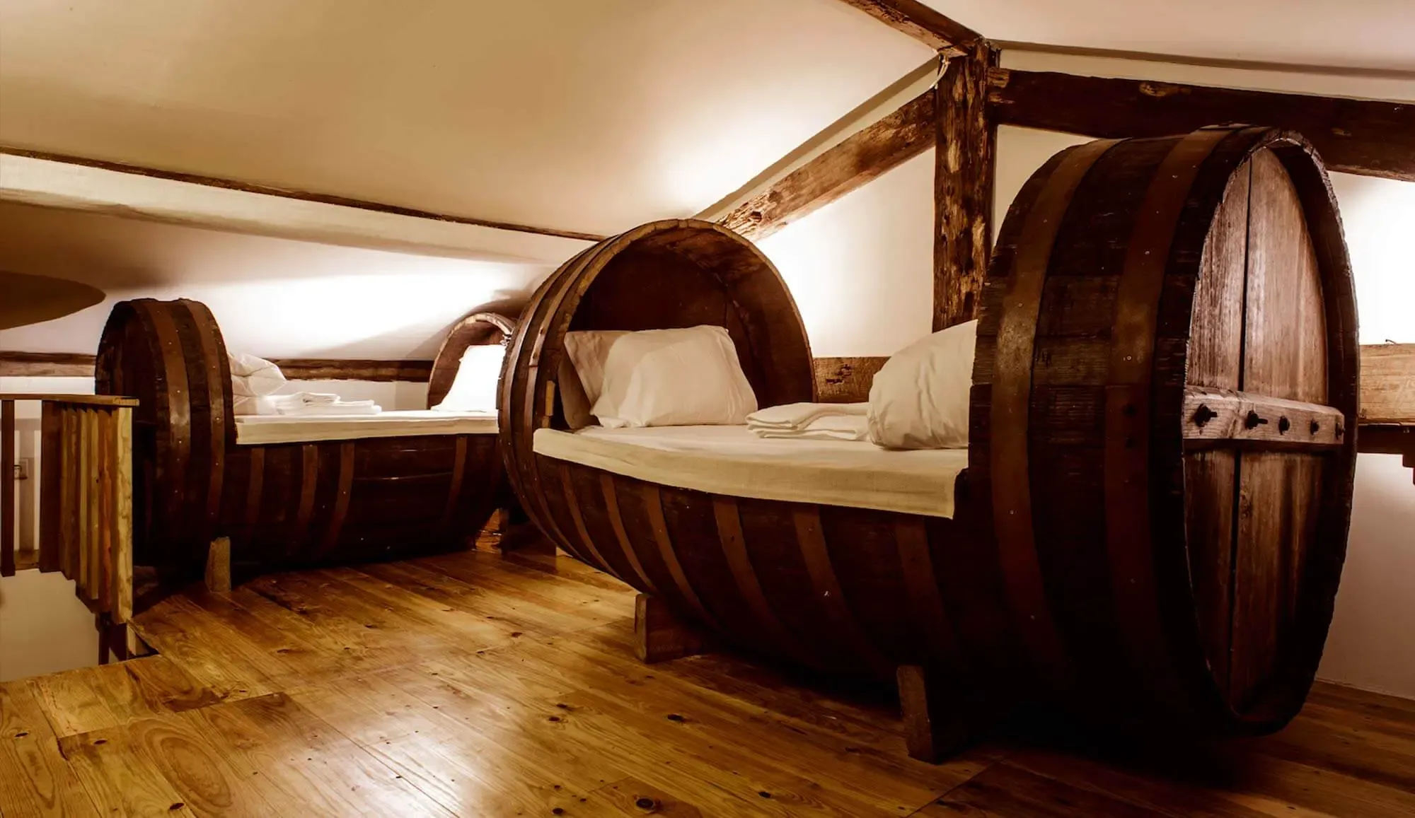 Casa dos Toneis barrel beds